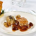 Gegrilde konijn filets, geserveerd op Een knolselderij fondant, geglazuurde kastanjes en armagnac saus - Alain Roux