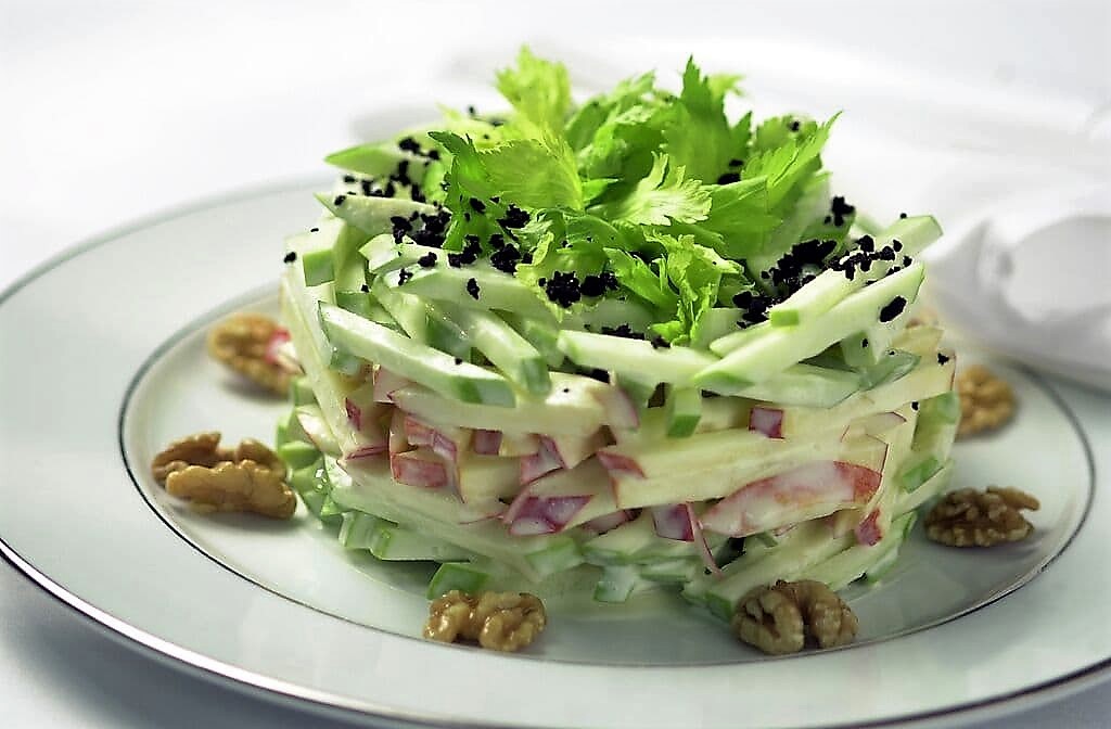  Waldorf salade zoals die tegenwoordig in het Waldorf hotel wordt geserveerd, met truffel!, gastropedia