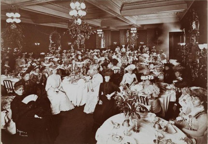 Delmonico's social function, by Byron Company, 1902. From the Collections of the Museum of the City of New York., Gastropedia